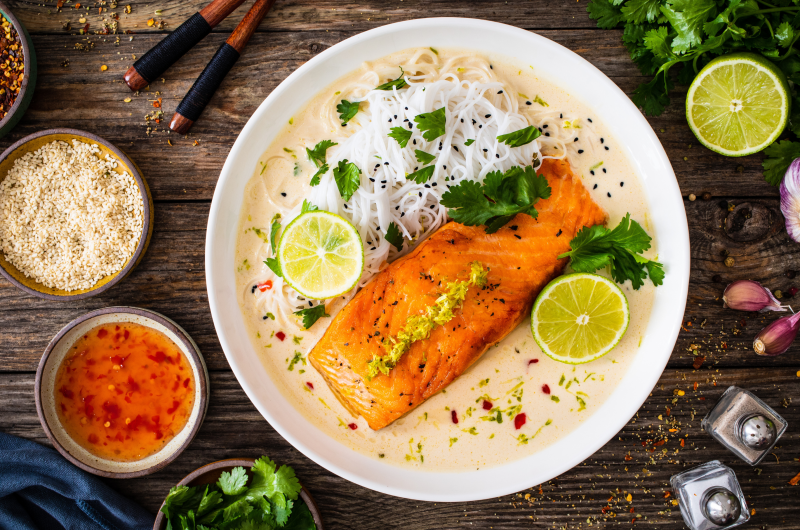 COCONUT SALMON WITH RICE NOODLES & LIME