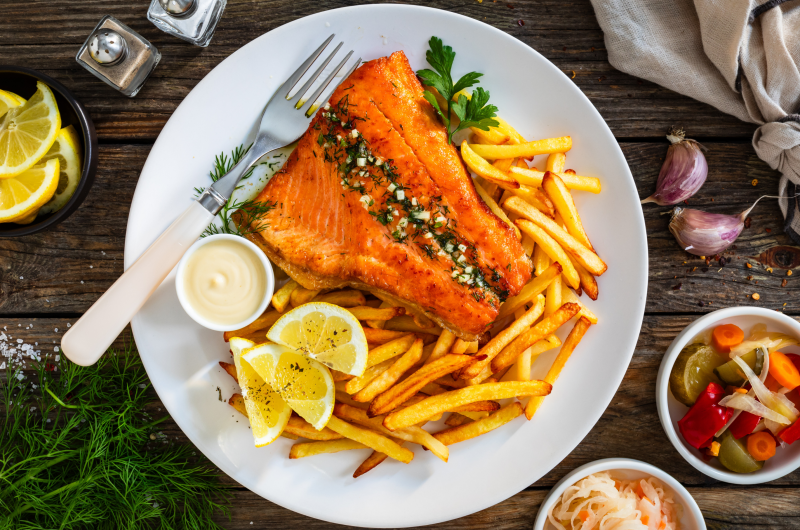 SALMON & FRIES
