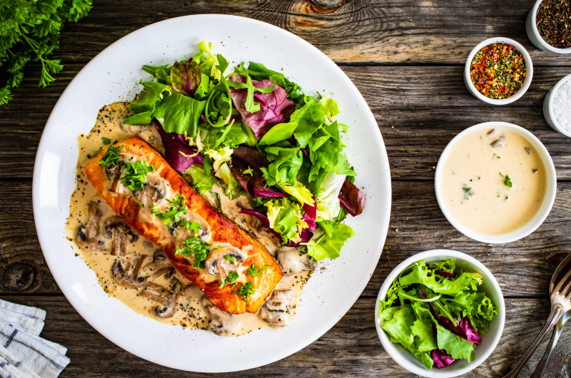 SALMON WITH CREAMY MUSHROOM SAUCE & SALAD
