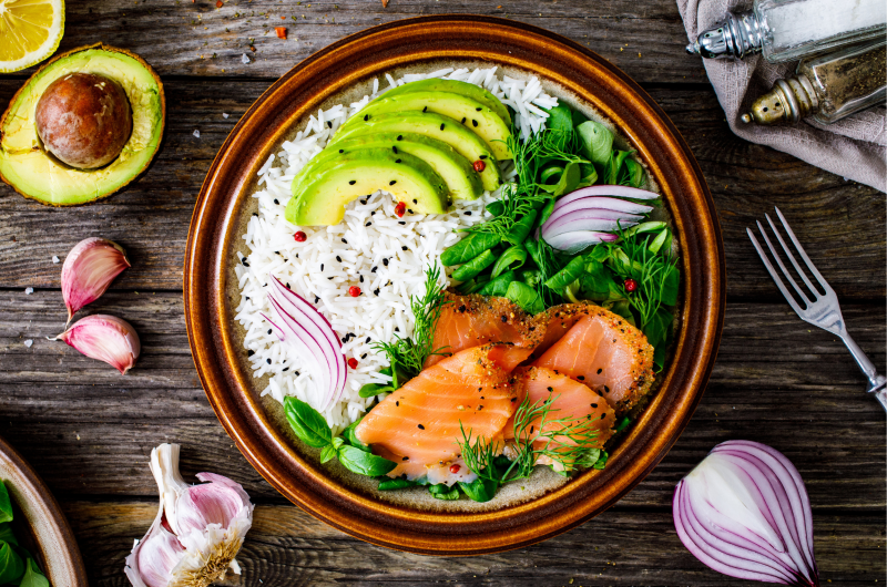 SMOKED SALMON RICE SALAD WITH AVOCADO & GREENS